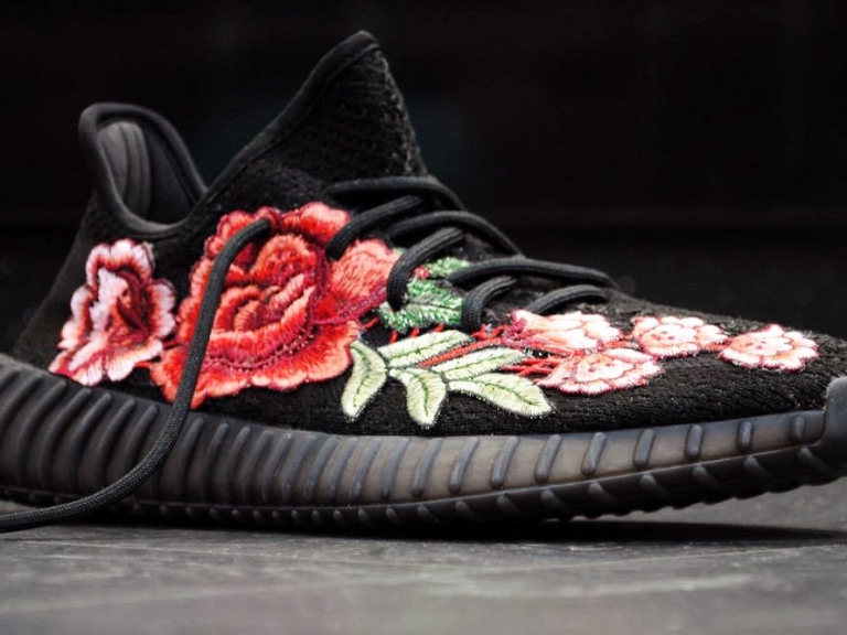 YEEZY BOOST 350 v2 　刺繡花朵版本超精緻！