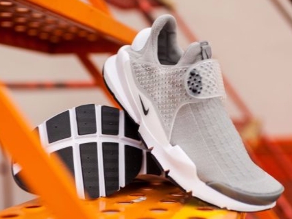 該殺豬公啦！Nike Sock Dart「Medium Grey」復刻配色強勢回歸