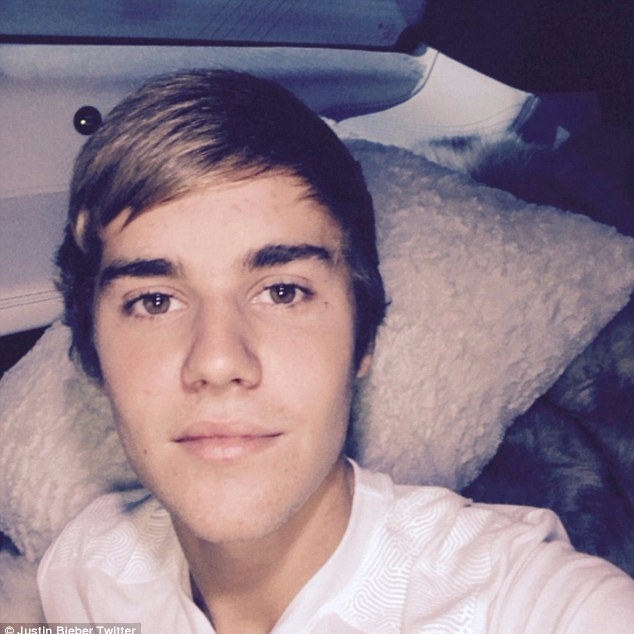 戀情不可能是真的！小賈斯汀認為賽琳娜是在利用威肯炒新聞！