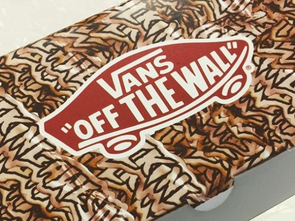  是滑板人都懂 Fucking Awesome x Vans 的屌度吧！光是鞋盒擺出來就嚇翻那些假 Sk8ter！