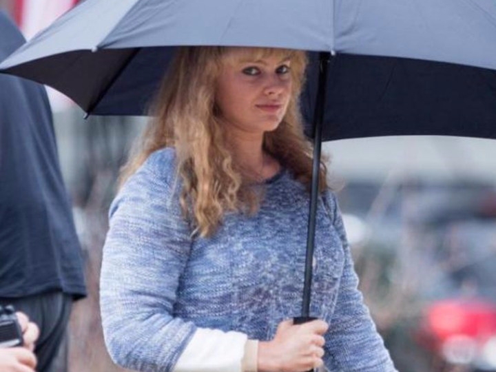 這就是敬業！性感「小丑女」Margot Robbie 為新戲增肥，仿如變了另一個人！