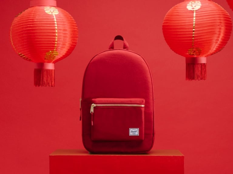 過年就決定背這「喜氣洋洋」包！Herschel 亞洲春節限定包款 