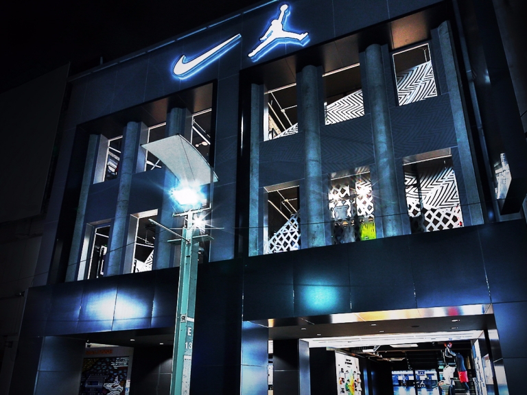又勾勾又飛人的誰受的了？全台首家「Nike x Jordan 籃球概念店」明天西門町正式登場！
