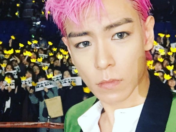 BIGBANG 香港舉辦十週年演唱會落幕　T.O.P.自拍與歌迷告別！