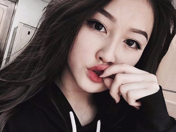 心型唇膏和胭脂也太美了吧！這套超甜美的限量情人節彩妝系列，竟全也不過 150 元！