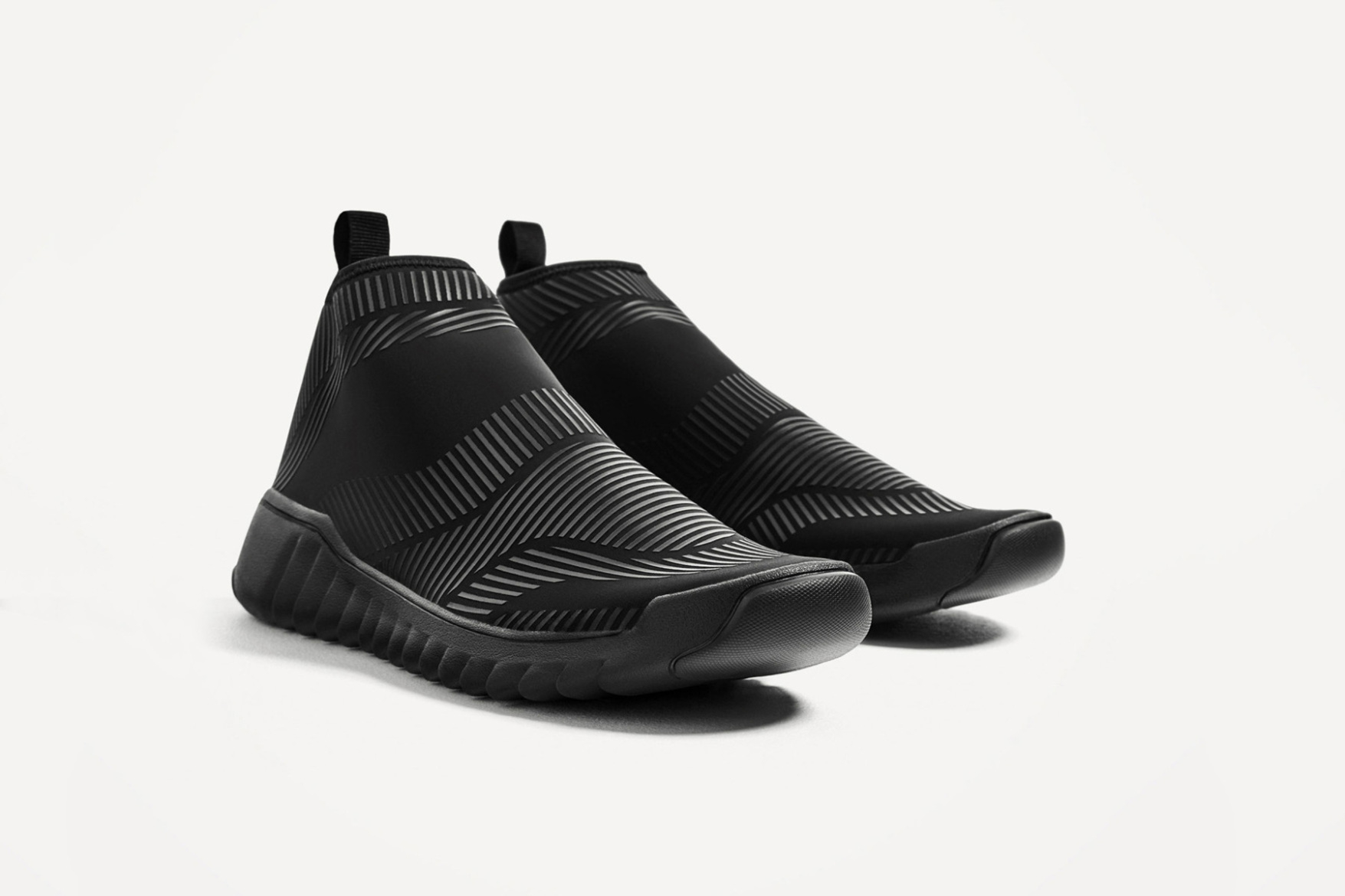 ZARA 球鞋「致敬」不完 這回是 adidas 大賣的這幾雙遭殃
