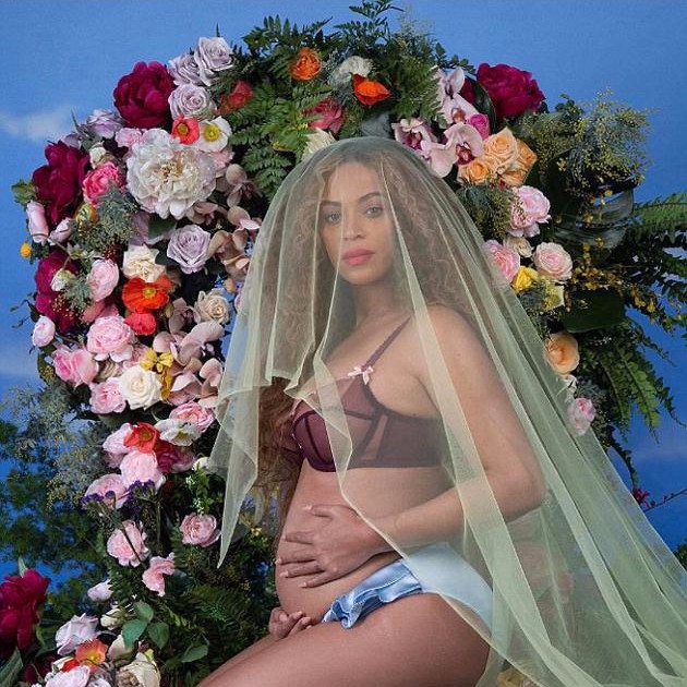 Beyoncé IG 貼巨肚懷孕照，突宣佈懷有雙胞胎！