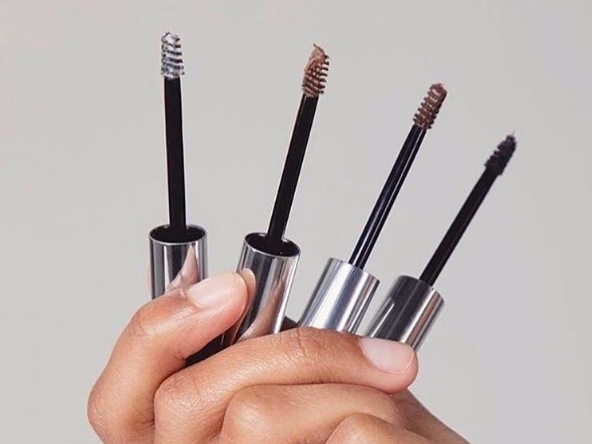 長期要排 Waiting List 的皇牌產品！Glossier Boy Brow 推出全新色調，趁 Sold Out 前要入手了！