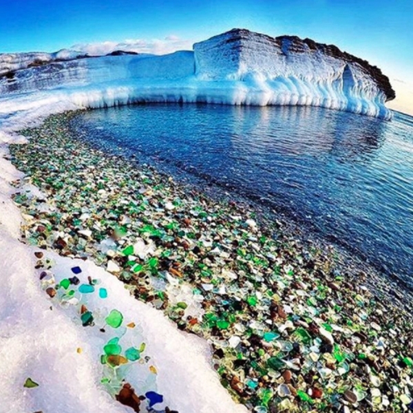 各國都在瘋的秘境打卡，位於俄羅斯的這片寶石海灣，真的美得不要不要的！