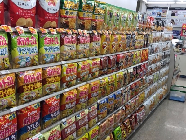 日本超商店員展現超美「架上整理技術」　網友：太整齊反而不好意思買...