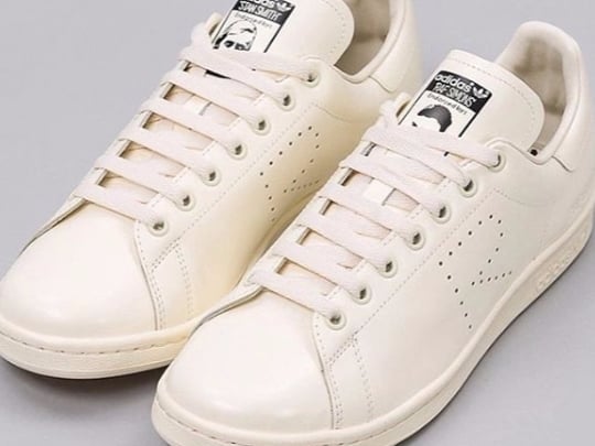 適合春季的自然色調！ Raf Simons x adidas Stan Smith 奶油白配色釋出！