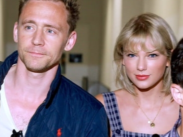 你一定要坐下來細心聆聽他的剖白!Tom Hiddleston 首開腔解釋為什麼會穿上「I ❤ TS」小背心!