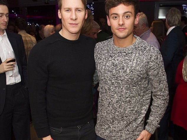 心碎！英國跳水金童 Tom Daley「裸聊」醜聞後　再爆劈腿帥氣男模長達 18 個月！