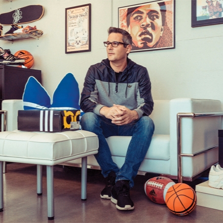YEEZY 系列推手　adidas 副總裁 Jon Wexler 鞋牆公開！