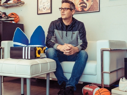 YEEZY 系列推手　adidas 副總裁 Jon Wexler 鞋牆公開！