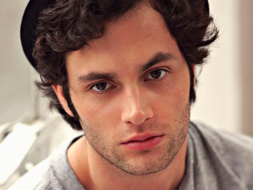 《花邊教主》男主角 Penn Badgley 已低調結婚了!幸運兒是這位女生!