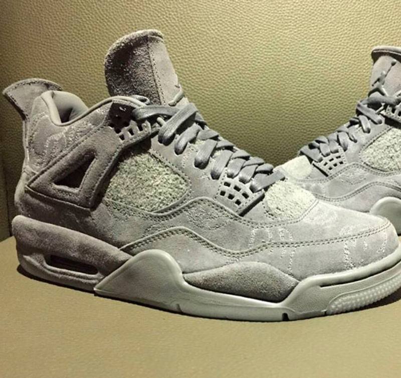 aj 4 kaws