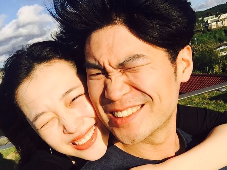 大讚雪莉是謬思女神，下一秒竟分手！雪莉、崔子 4 年情斷被證實：「會各走各的路」