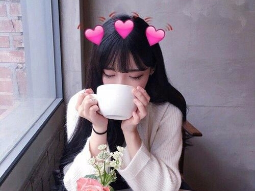 揭露泡菜咩的「澎澎粉兔臉」秘訣！財閥級「小蠻腰精華」光是包裝就讓你拍到淪陷啊～ 一滴就讓你的肌秘發酵～