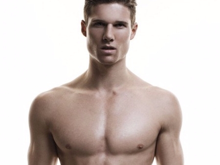 Calvin klein 小男友公開了！29歲帥氣模特！還是雙胞胎！