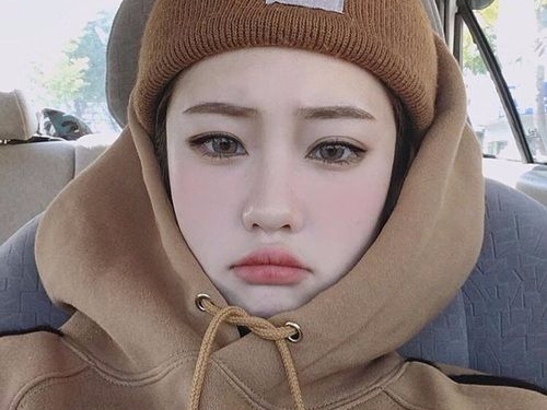 想要小顏嗎？超簡單「想到再做拉耳 3 招」！網友：連食慾都小了...