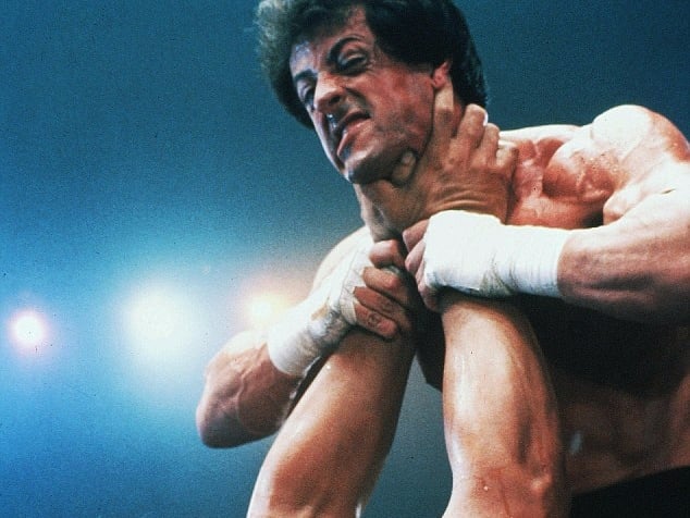 玩真的！席維斯史特龍爆料當年《洛基 3》　Hulk Hogan 把 3 名特技揍到送醫院！