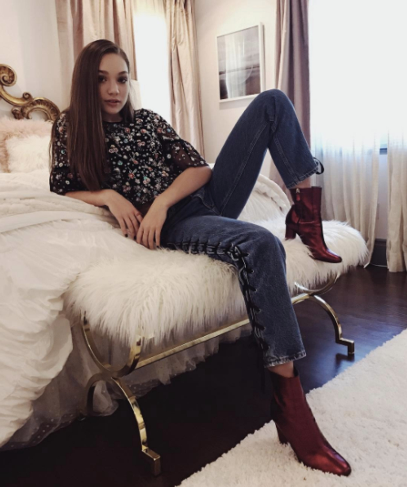 肉胎装妹 maddie ziegler 出书公开跟 sia 合作经历