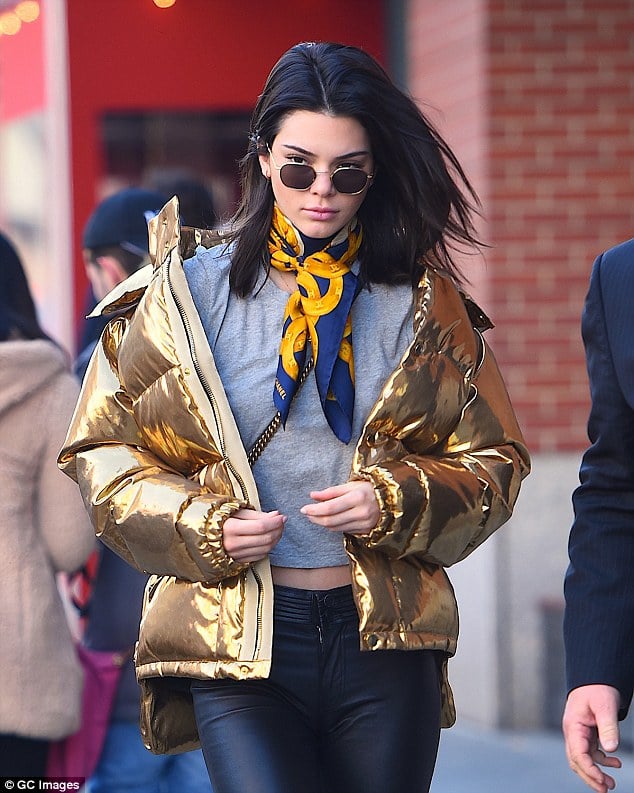 家中 20 萬美元珠寶首飾被闖門偷光 Kendall Jenner 氣到炒了所有保鑣!