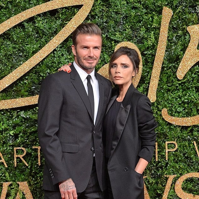 維多利亞貝克漢上門買飲料　星巴克店員為她寫下「這個」令人懷念的名字！