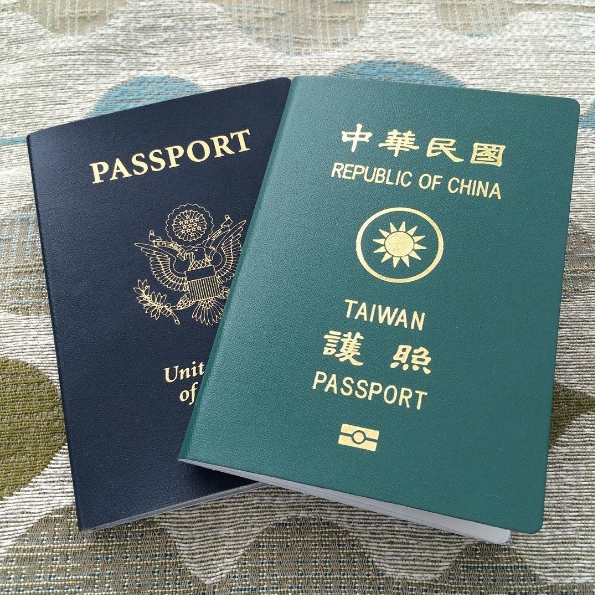 原來全世界護照只有四種顏色！而且意義竟然是這樣的～