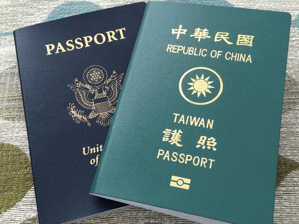 原來全世界護照只有四種顏色！而且意義竟然是這樣的～