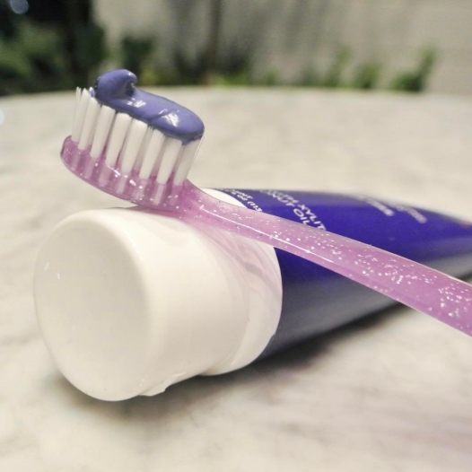 兩星期白4度！美國熱賣紫色 美白牙膏 
