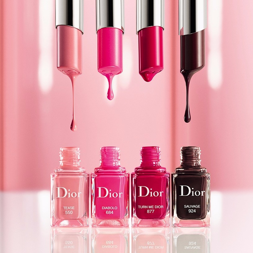 一支唇膏就可以塑造潤澤、鮮明的唇妝，這款亮眼的唇部新品原來出自 Dior！