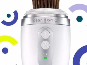 還在糾結該用海綿還是化妝掃？Clarisonic 最新推出的「底妝機」會讓化妝變成享受！