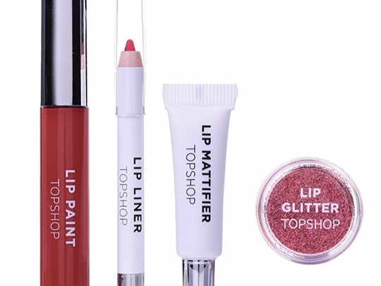 為小資女而設的好用妝物：Topshop 推出四合一 Lip Kit 套裝，一盒已經能輕鬆打造出 3 款不同的唇妝！