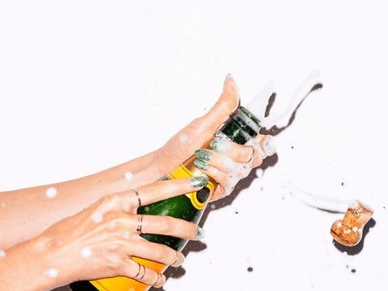 女性們最愛的香檳 適量飲用居然有如此功效 !
