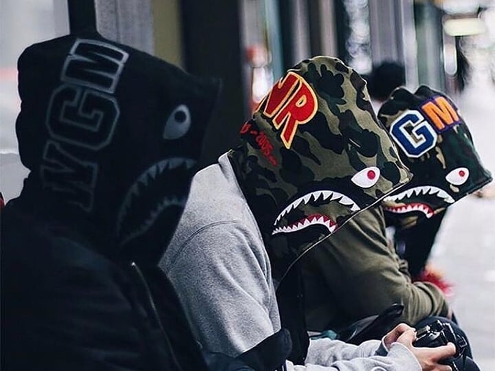 BAPE 24 週年目錄開催！5 色齊發要你化身「鯊魚戰隊」上街打怪