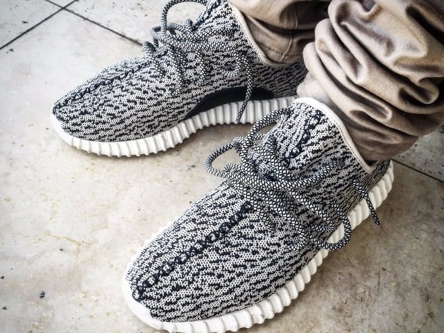 美國男子花 750 元美金網上購買 Yeezy Boost 350 鞋款　收到貨後不爭氣的笑了！