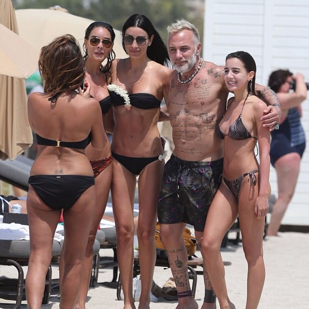 義大利富豪 Gianluca Vacchi 有錢又性感　49 歲仍然被比基尼美女圍繞！