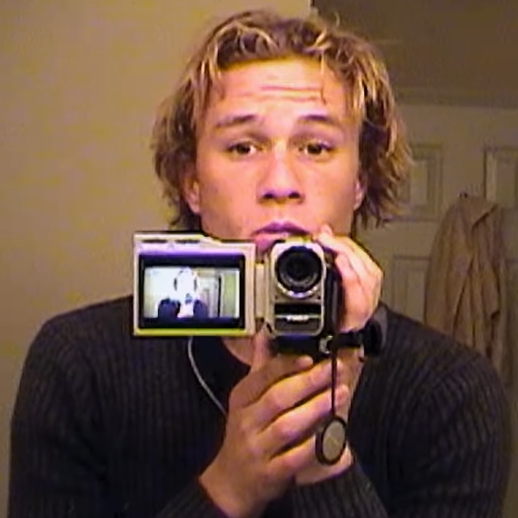 《我是希斯萊傑》紀錄片預告釋出！友人透露愛掌鏡自拍的他「一直都想成為導演」