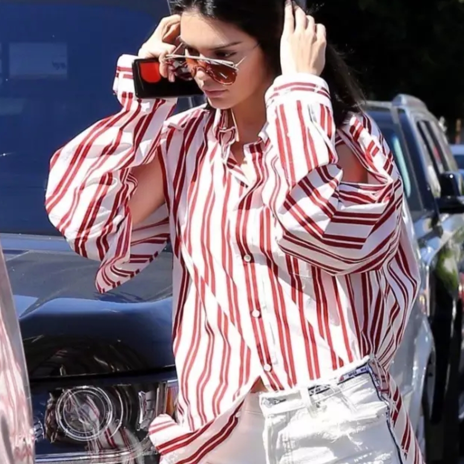 襯衫紮出褲管！Kendall Jenner 這身穿搭絕對是今夏指標！