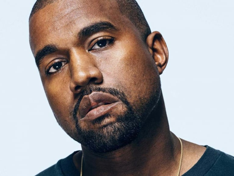  約好的？設計師 Kanye West 和蕾哈娜相繼推出首飾系列