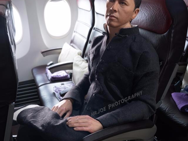 關於華裔乘客被強行拉下飛機這件事　這位公仔藝術家是這樣惡搞的！