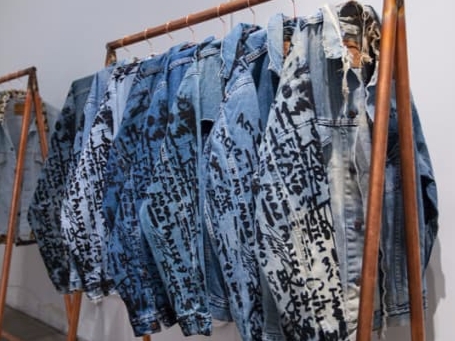 其實在蒐集法院傳票？forever 21 這次的抄襲對象是肯爺「the life of pablo」系列