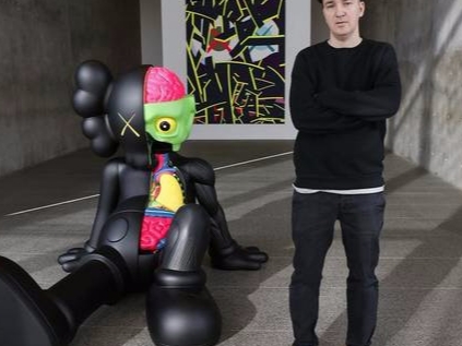 KAWS 經典公仔被翻玩　網路掀起口水戰！
