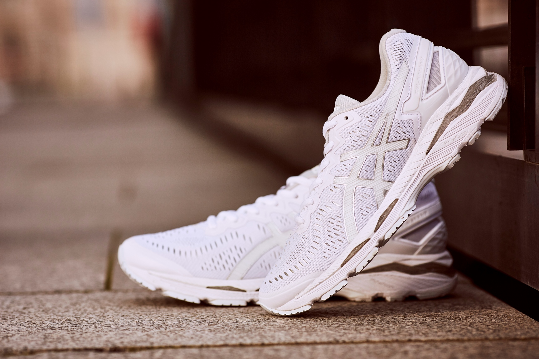 燃情夏季，活力開跑 ASICS 亞瑟士四款高性能跑鞋推出鮮豔夏季新色