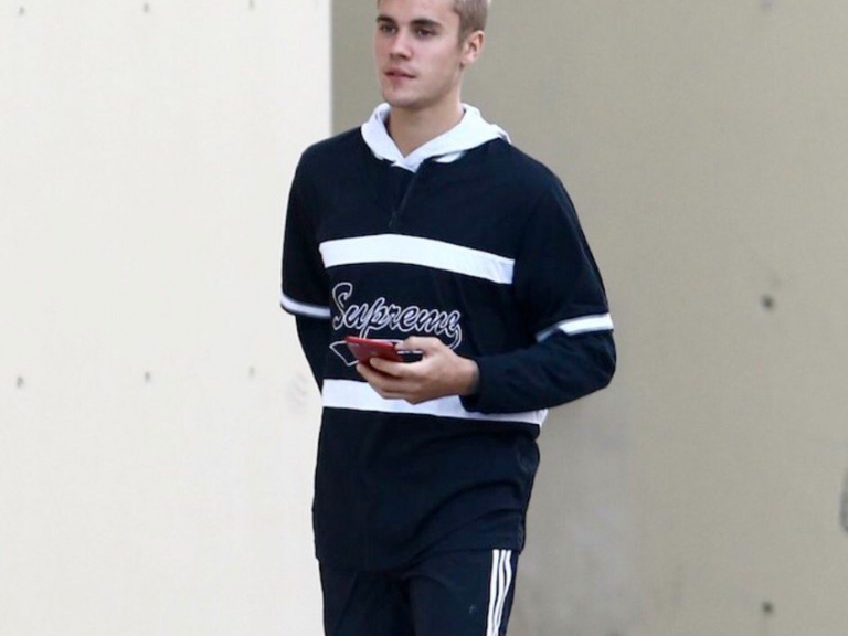 【MIX 名人榜】潮流 ICON 行頭總整理！誰說穿搭是錢疊出來的？