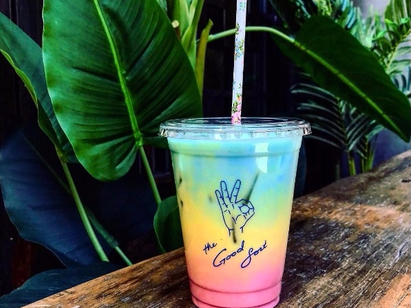 超夯彩虹拿鐵，要不要來一杯？