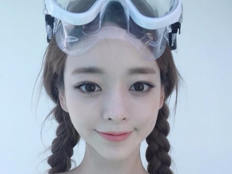 〔美雨季〕上岸 1 秒變喪屍？特搜 9 款「超防水彩妝」！網友：海水在潑，防水要有啊...