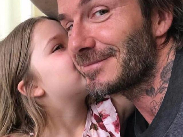 貝克漢父愛爆發拍女兒背影！網友攻擊太胖貝克漢火大反擊！